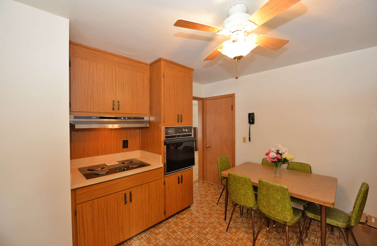 2031 Wustum Avenue Racine, WI 53404 - Photo 8 of 24 Photo 8