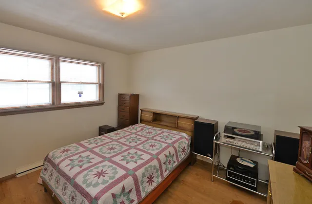 $189,900 | 2031 Wustum Avenue, Racine, WI 53404