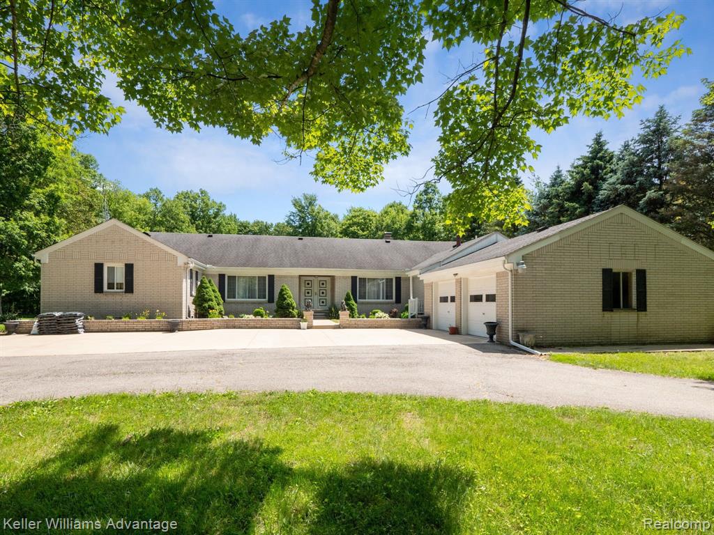 6555 Hivon Road Carleton, MI 48117 - Photo 35 of 38