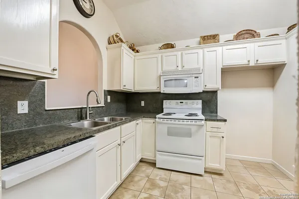 $1,700 | 1150 Green Hill Drive, Canyon Lake, TX 78133