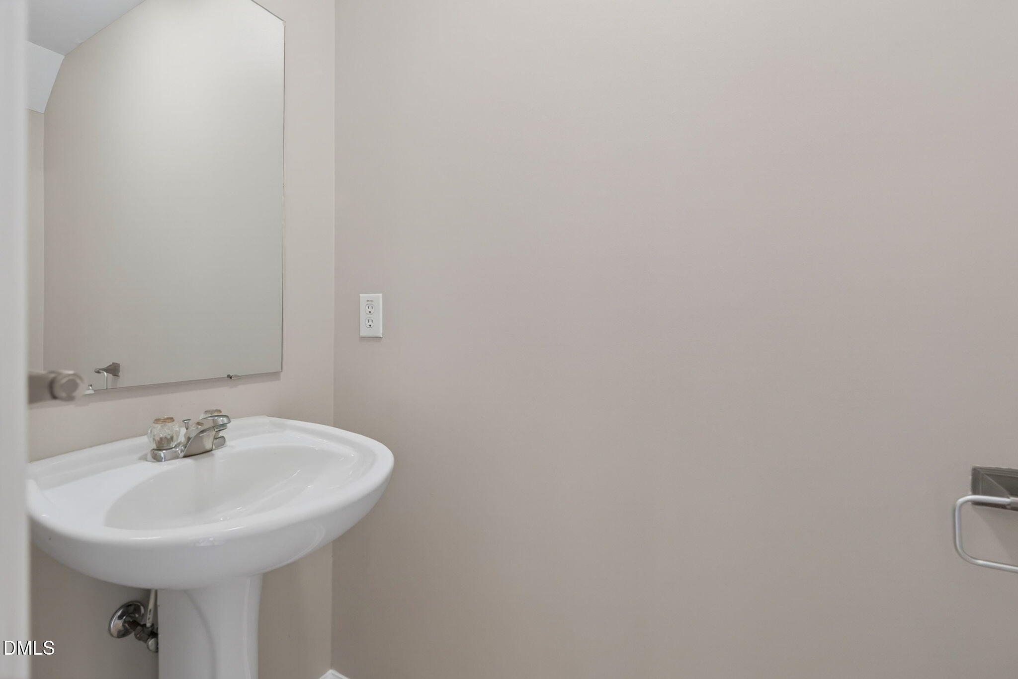 1008 Antside Court Raleigh, NC 27610 - Photo 11 of 46 Guest Bathroom