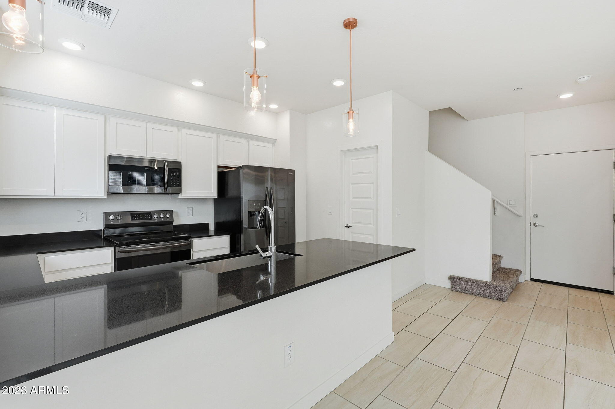 1815 East Frye Road, Unit 102 Gilbert, AZ 85295 - Photo 4 of 22 Kitchen