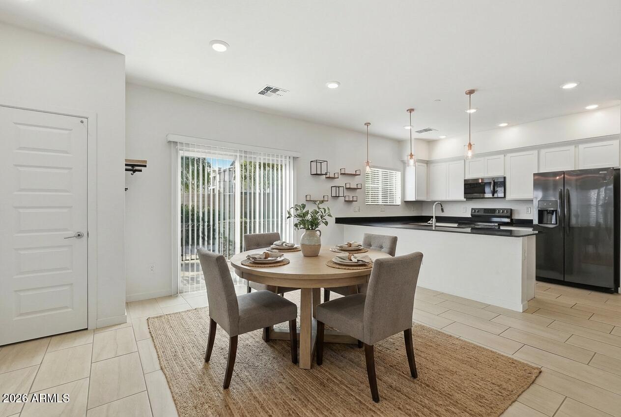 1815 East Frye Road, Unit 102 Gilbert, AZ 85295 - Photo 6 of 22 Dining Area