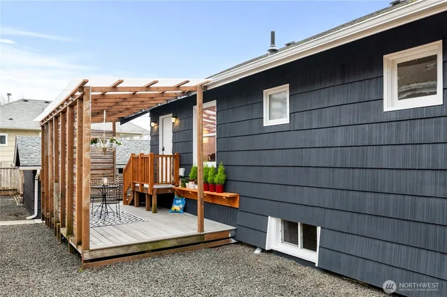 a view of sitting area in front of house