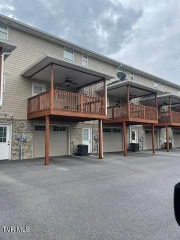 $1,700 | 1900 Knob Creek Road, Unit 408, Johnson City, TN 37604