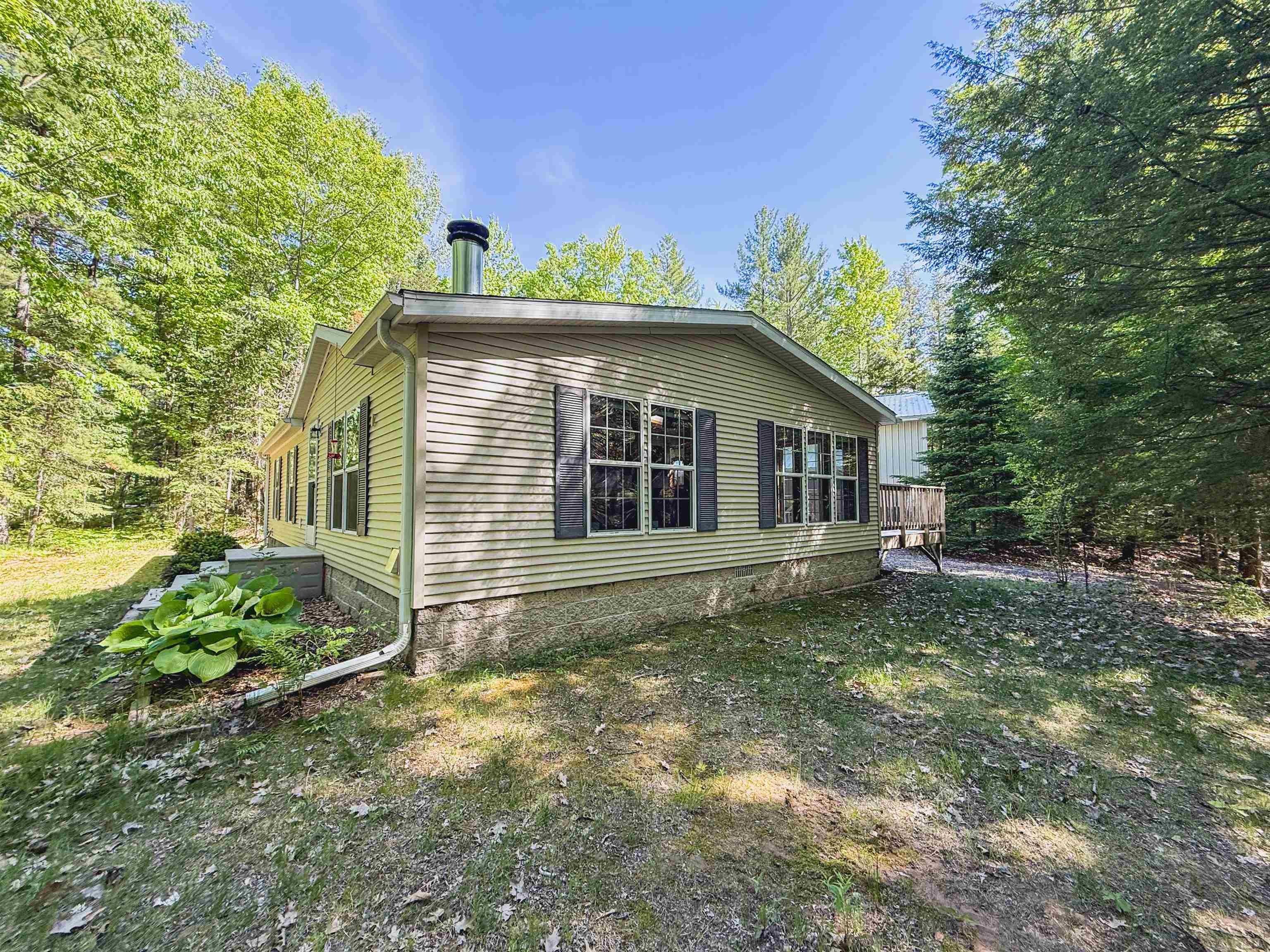 12323 Leo's Road Suring, WI 54174 - Photo 2 of 30