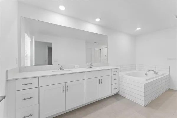 $2,400 | 17712 Nectar Flume Drive, Land O Lakes, FL 34638