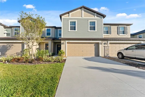 $2,400 | 17712 Nectar Flume Drive, Land O Lakes, FL 34638