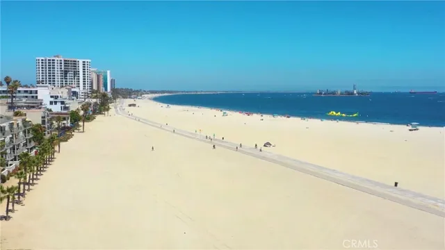 $1,795 | 800 East Ocean Boulevard, Long Beach, CA 90802