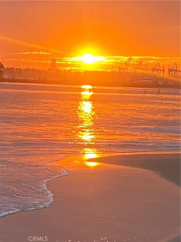 $1,795 | 800 East Ocean Boulevard, Long Beach, CA 90802