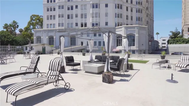 $1,795 | 800 East Ocean Boulevard, Long Beach, CA 90802