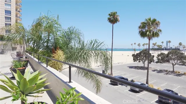 $1,795 | 800 East Ocean Boulevard, Long Beach, CA 90802
