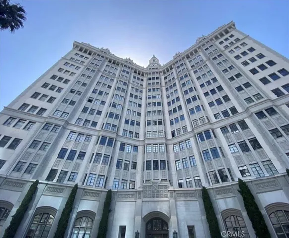 $1,795 | 800 East Ocean Boulevard, Long Beach, CA 90802