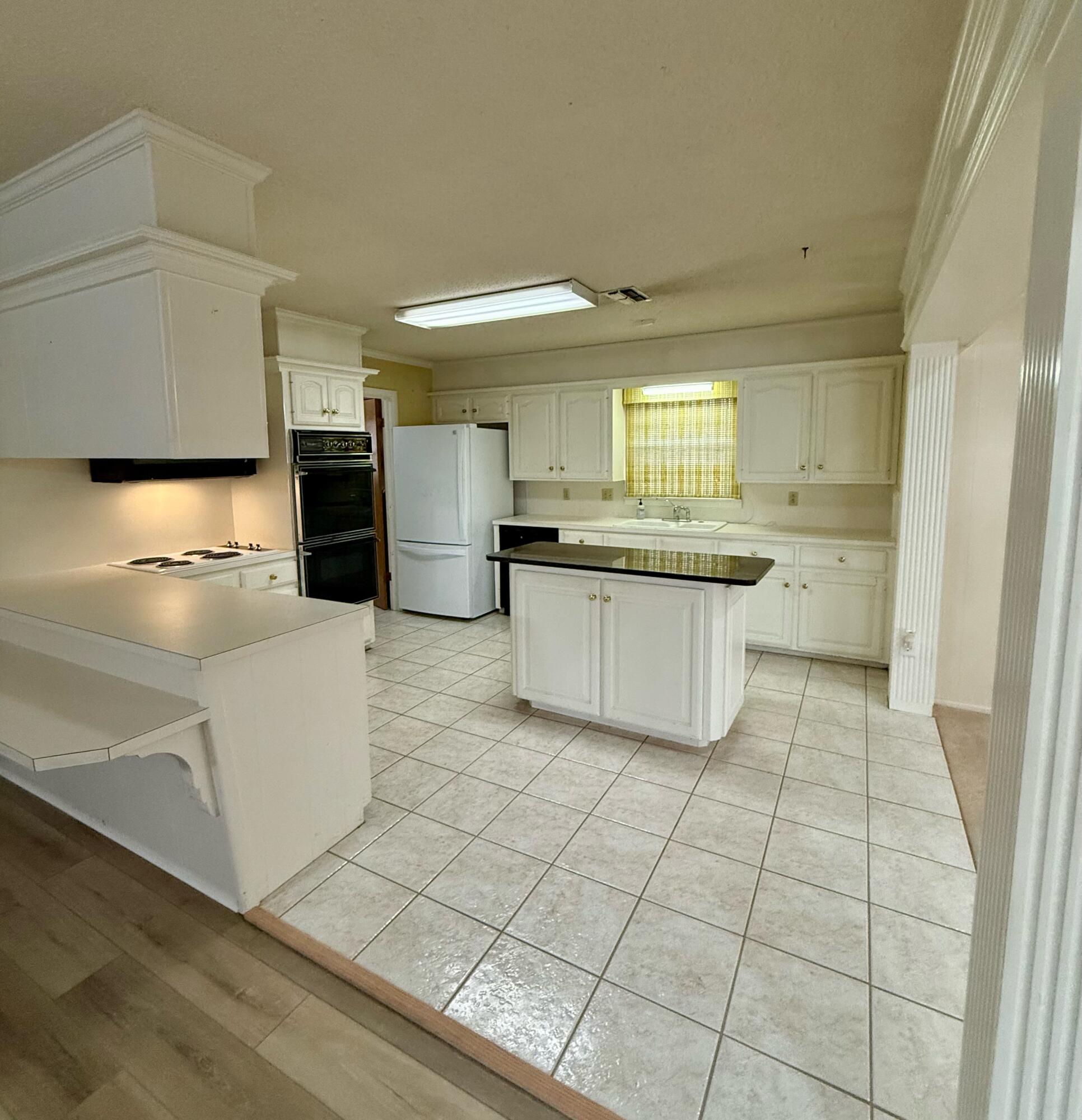 3012 69th Street Lubbock, TX 79413 - Photo 15 of 38 IMG_7264