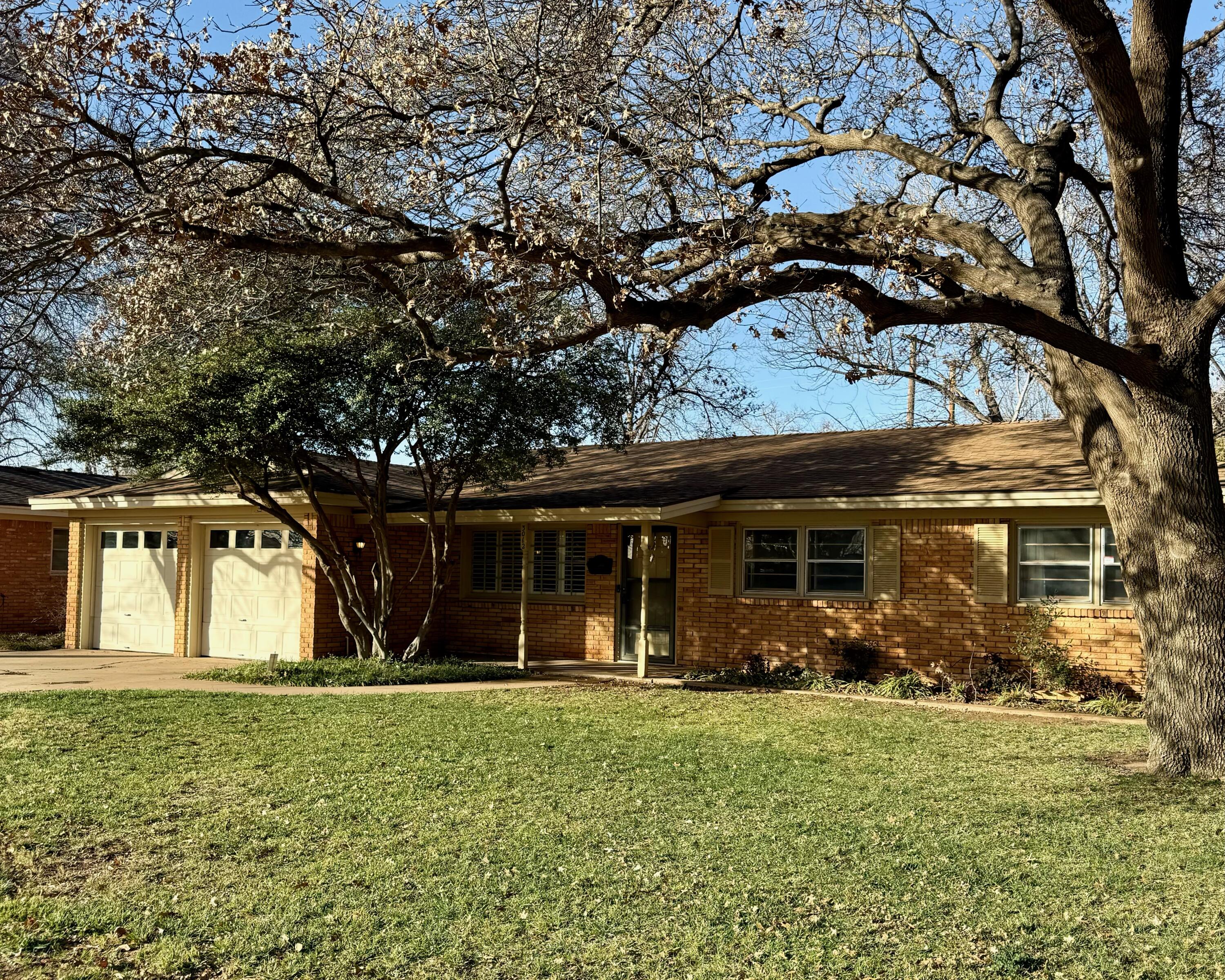 3012 69th Street Lubbock, TX 79413 - Photo 2 of 38 IMG_7245