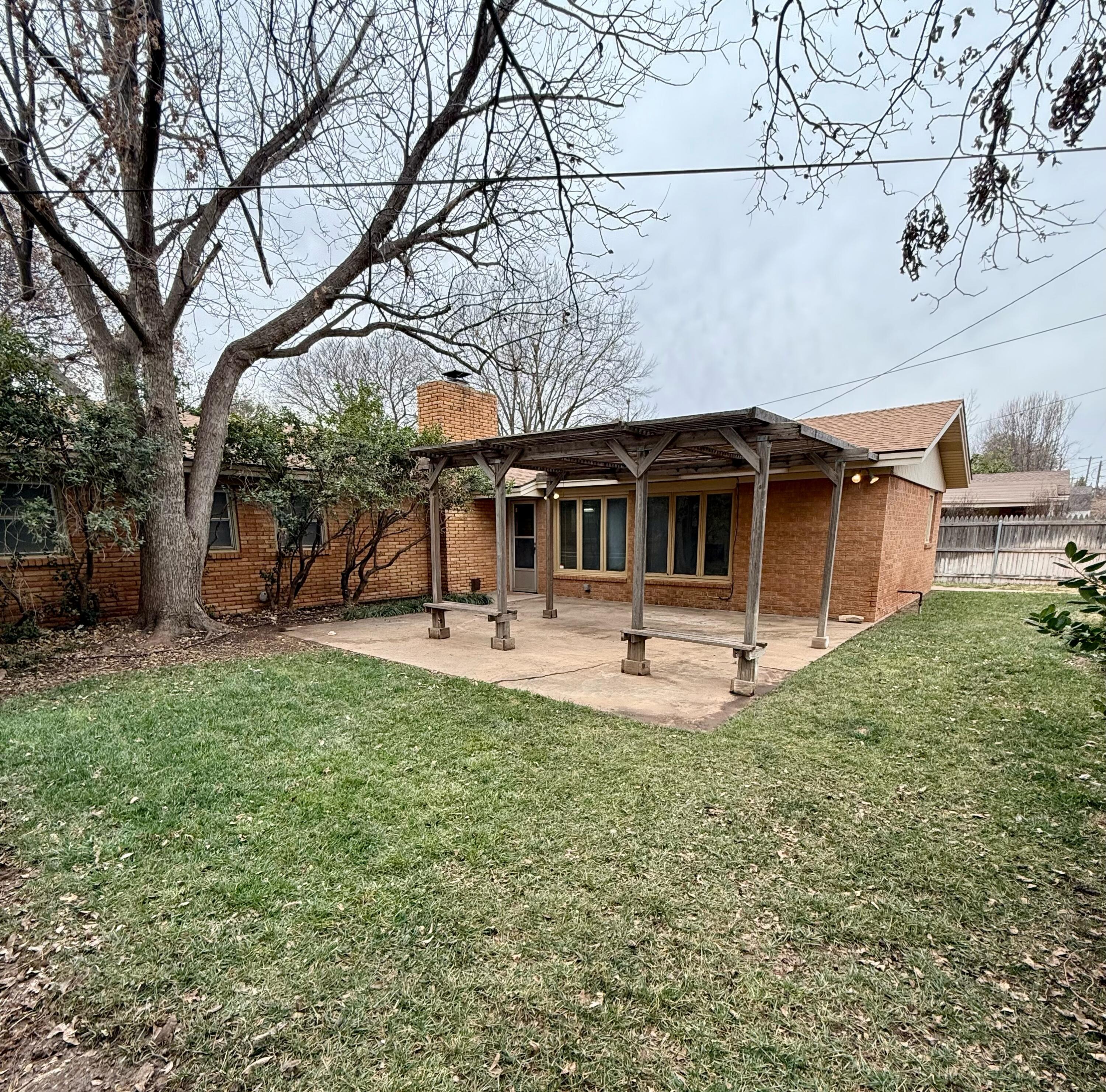 3012 69th Street Lubbock, TX 79413 - Photo 33 of 38 IMG_7310