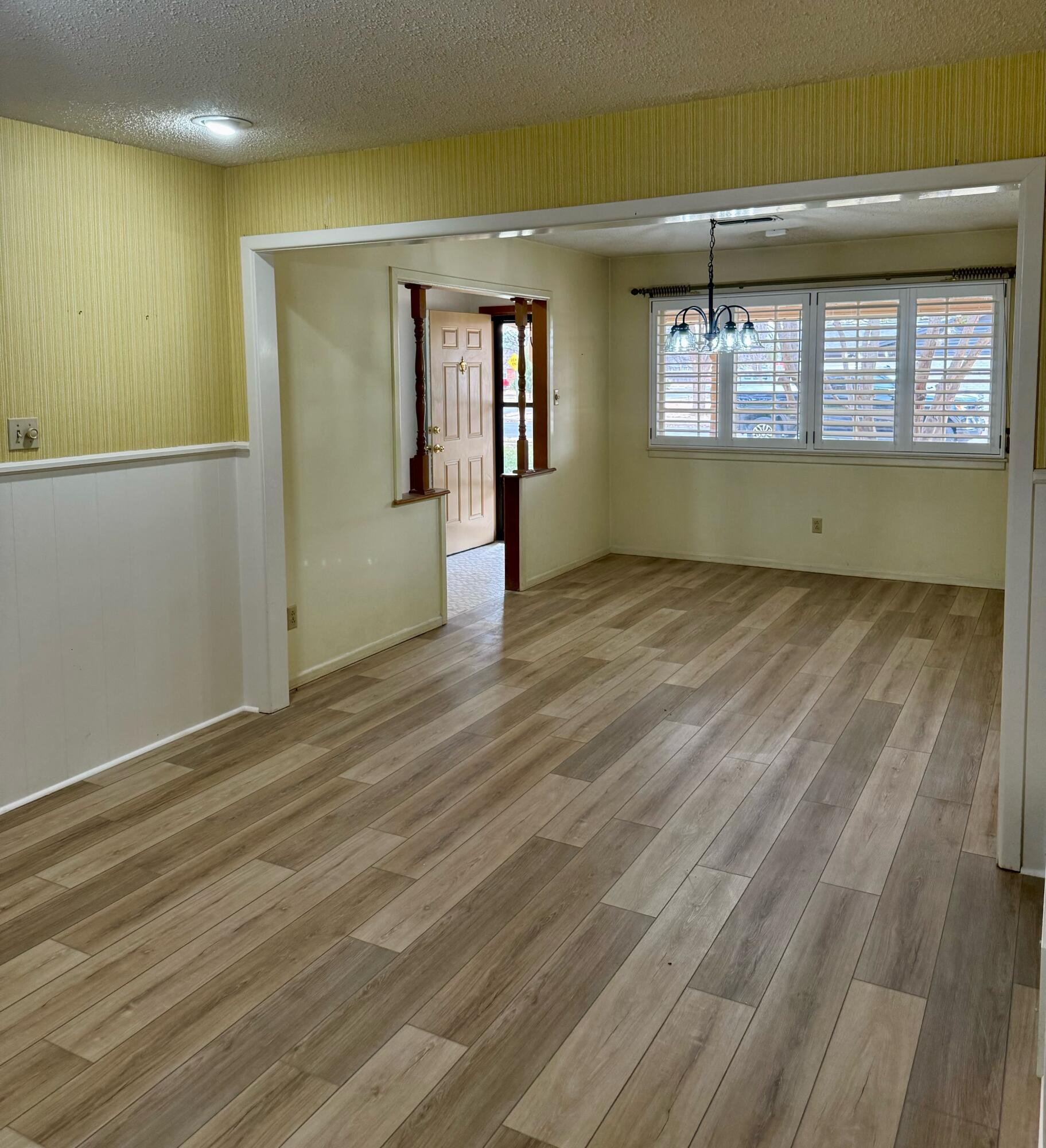 3012 69th Street Lubbock, TX 79413 - Photo 4 of 38 IMG_7254