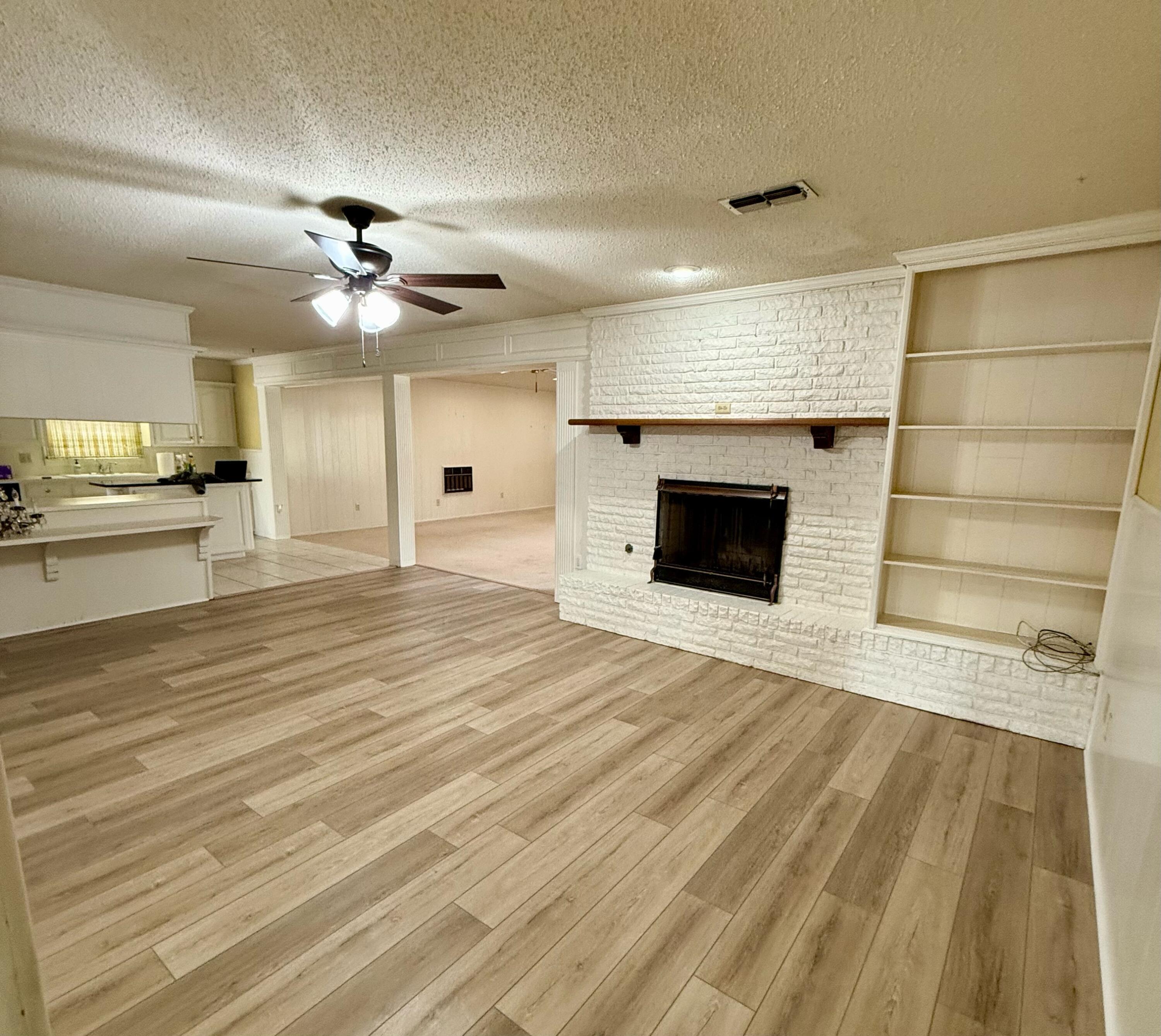 3012 69th Street Lubbock, TX 79413 - Photo 6 of 38 IMG_7259