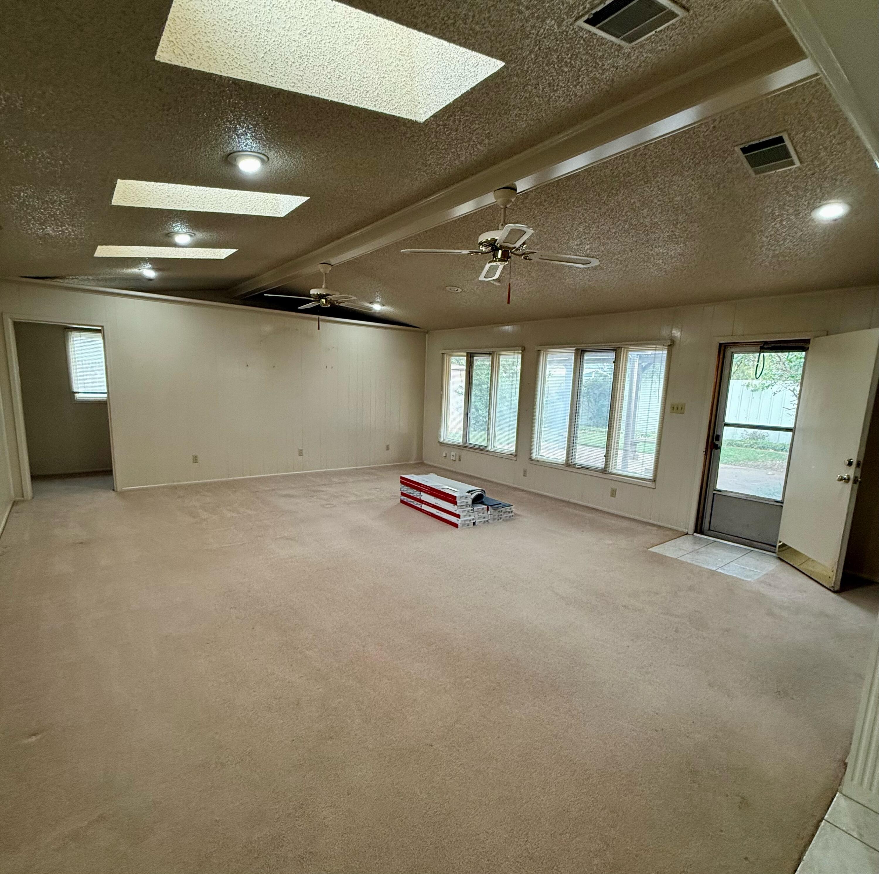 3012 69th Street Lubbock, TX 79413 - Photo 8 of 38 IMG_7262