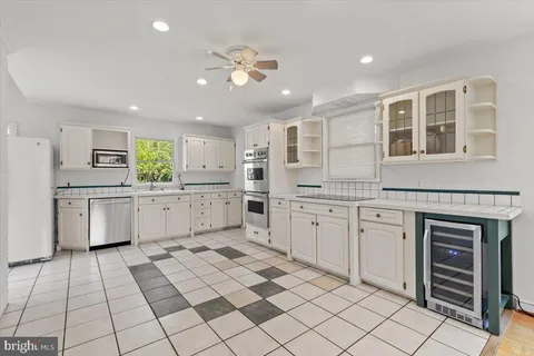 $1,450,000 | 6023 Walhonding Road, Bethesda, MD 20816