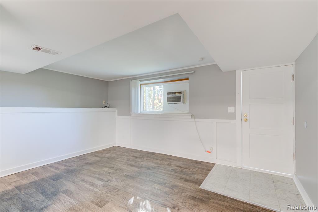 1298 East Highland Road Highland, MI 48356 - Photo 16 of 36 Gallery Image 16