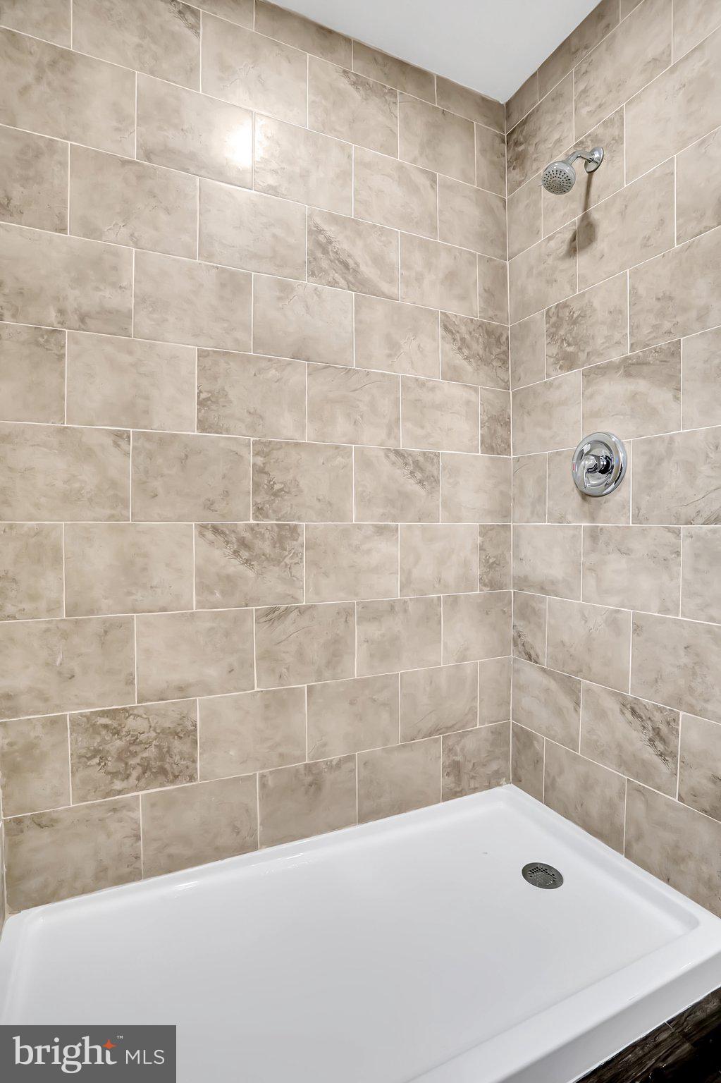 8635 Chestnut Grove Road Frederick, MD 21701 - Photo 14 of 34 Beautifully renovated baths