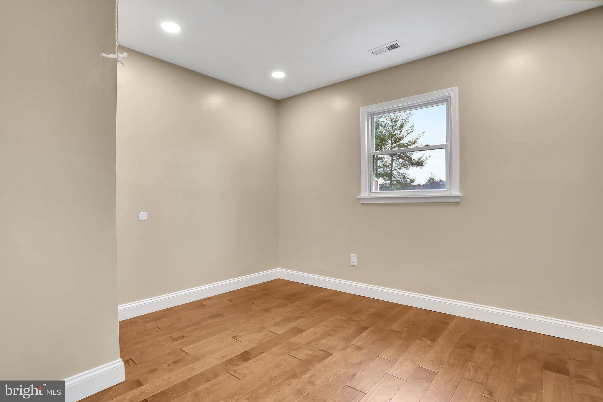 8635 Chestnut Grove Road Frederick, MD 21701 - Photo 15 of 34 Bedroom #2