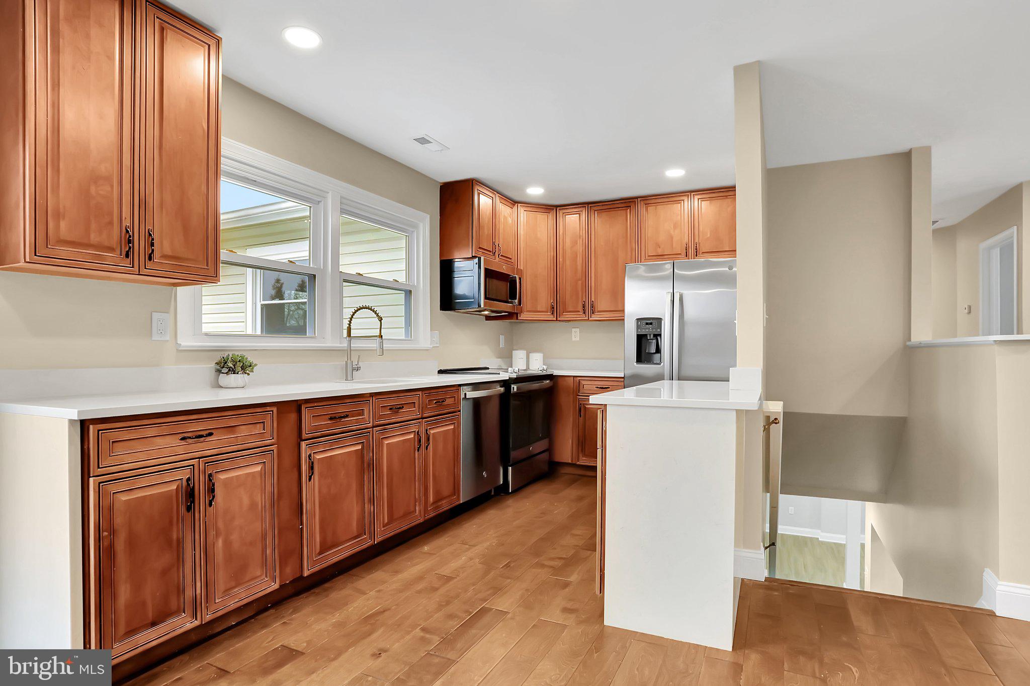 8635 Chestnut Grove Road Frederick, MD 21701 - Photo 6 of 34 Brand New Kitchen!