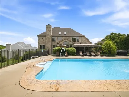 $950,000 | 2013 Marjorie Lane, Coraopolis, PA 15108