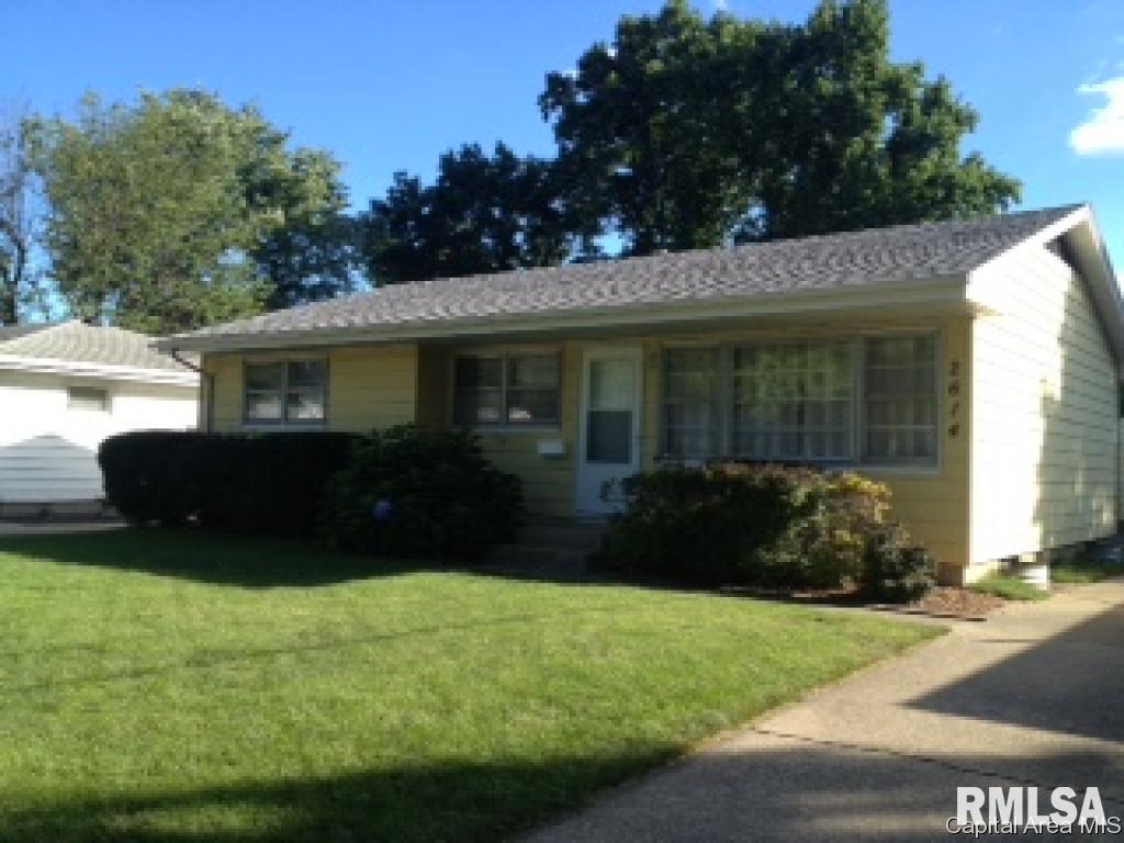 2614 Huntington Road Springfield, IL 62703 - Photo 1 of 20