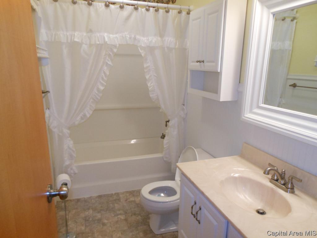 2614 Huntington Road Springfield, IL 62703 - Photo 12 of 20