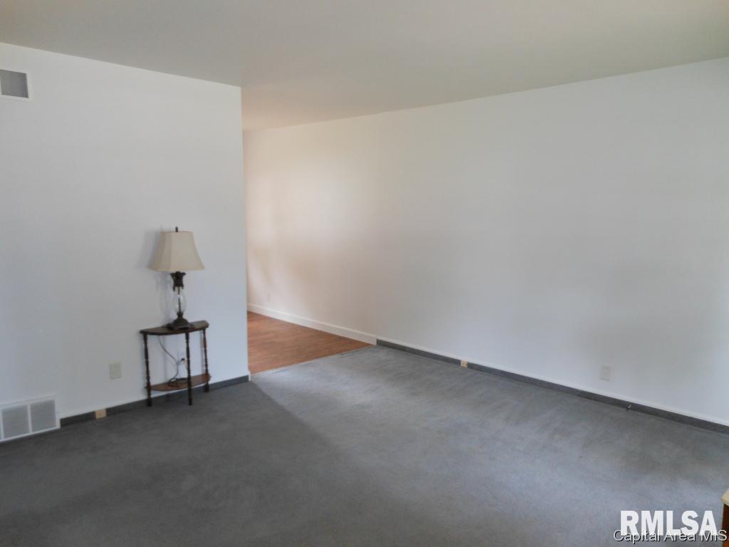 2614 Huntington Road Springfield, IL 62703 - Photo 3 of 20