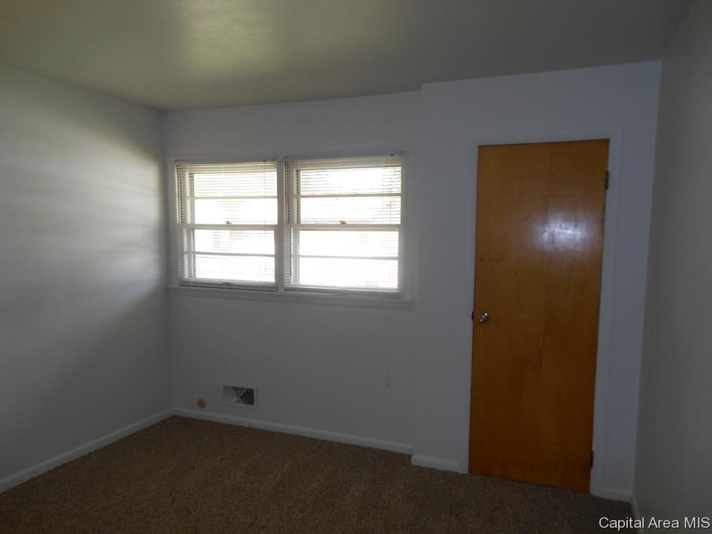 2614 Huntington Road Springfield, IL 62703 - Photo 8 of 20