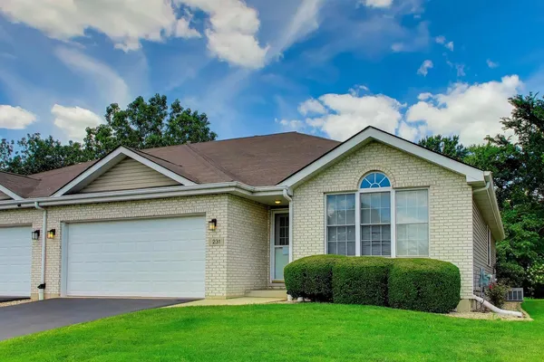 $225,000 | 231 Hillcrest Lane, Steger, IL 60475