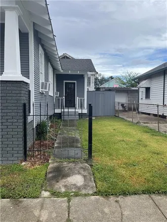 $1,600 | 1821 Rosiere Street, New Orleans, LA 70119
