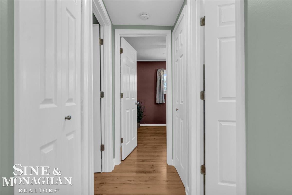 422 Edgewater Avenue Algonac, MI 48001 - Photo 16 of 29 50169318-f5bdf9cc-cfb2-4331-8ecc-1ce9b0b21b98.JPG