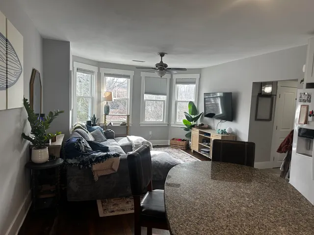 $2,300 | 348 B Washington Street, Dover, NH 03820