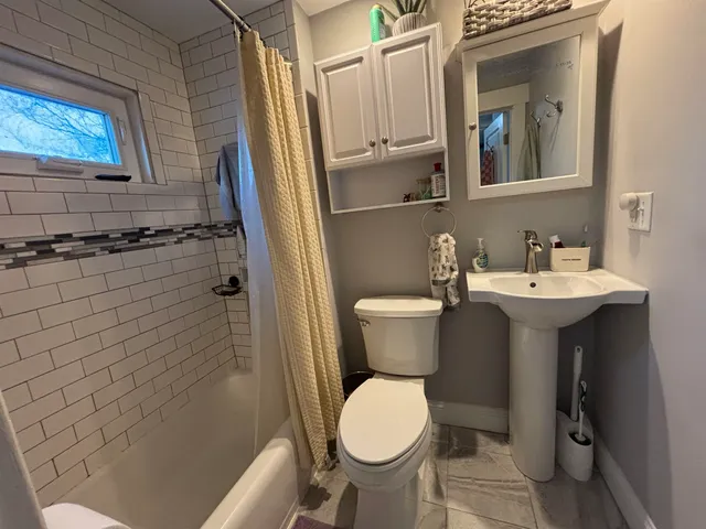 $2,300 | 348 B Washington Street, Dover, NH 03820