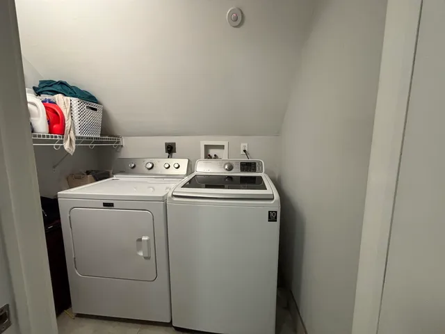 $2,300 | 348 B Washington Street, Dover, NH 03820