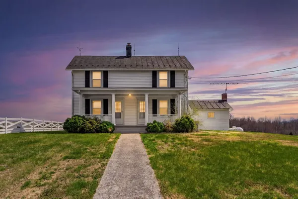 $949,500 | 57 School House Road, Washington, VA 22747