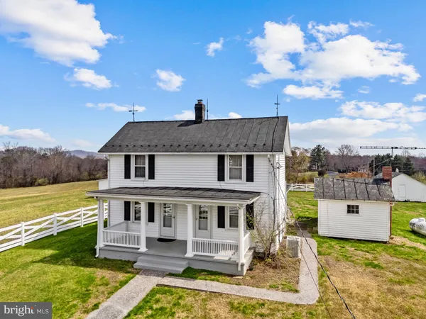 $949,500 | 57 School House Road, Washington, VA 22747