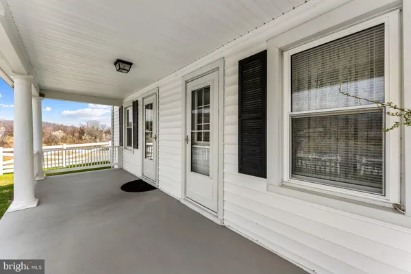 $949,500 | 57 School House Road, Washington, VA 22747