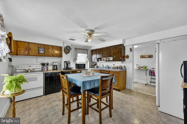 $949,500 | 57 School House Road, Washington, VA 22747