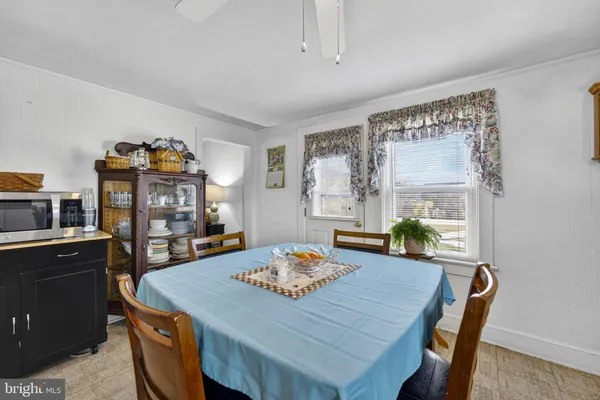 $949,500 | 57 School House Road, Washington, VA 22747