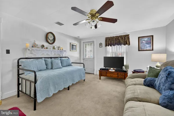 $949,500 | 57 School House Road, Washington, VA 22747