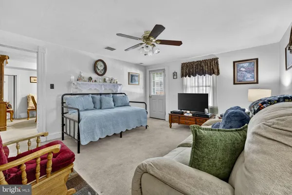 $949,500 | 57 School House Road, Washington, VA 22747