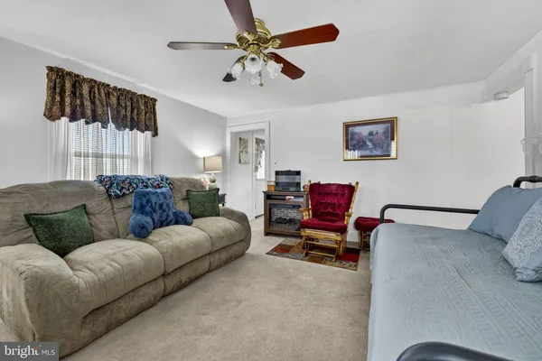 $949,500 | 57 School House Road, Washington, VA 22747