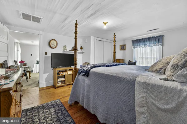 $949,500 | 57 School House Road, Washington, VA 22747