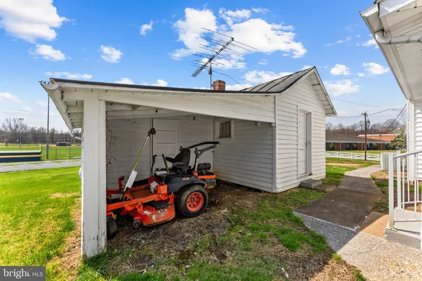 $949,500 | 57 School House Road, Washington, VA 22747