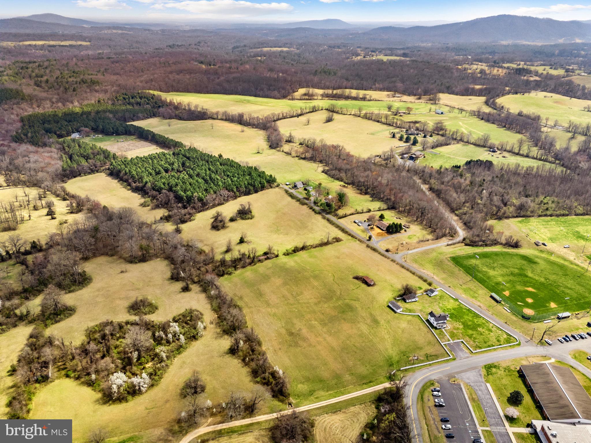 57 School House Road Washington, VA 22747 - Photo 5 of 75